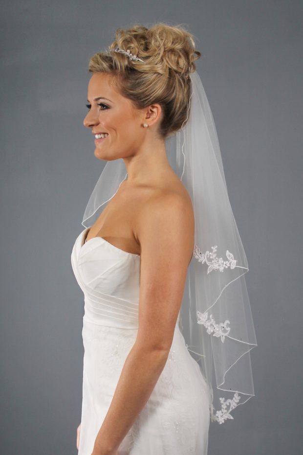 Perfect Bridal Ivory Single Tier Corded Lace Edge Veil