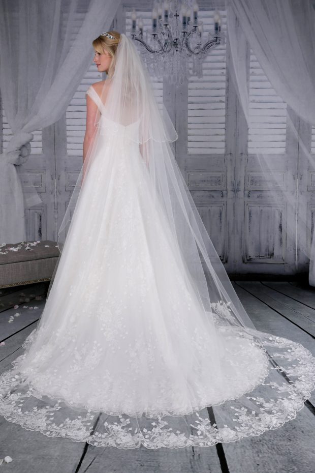 Clean Edge Chapel Length Veil