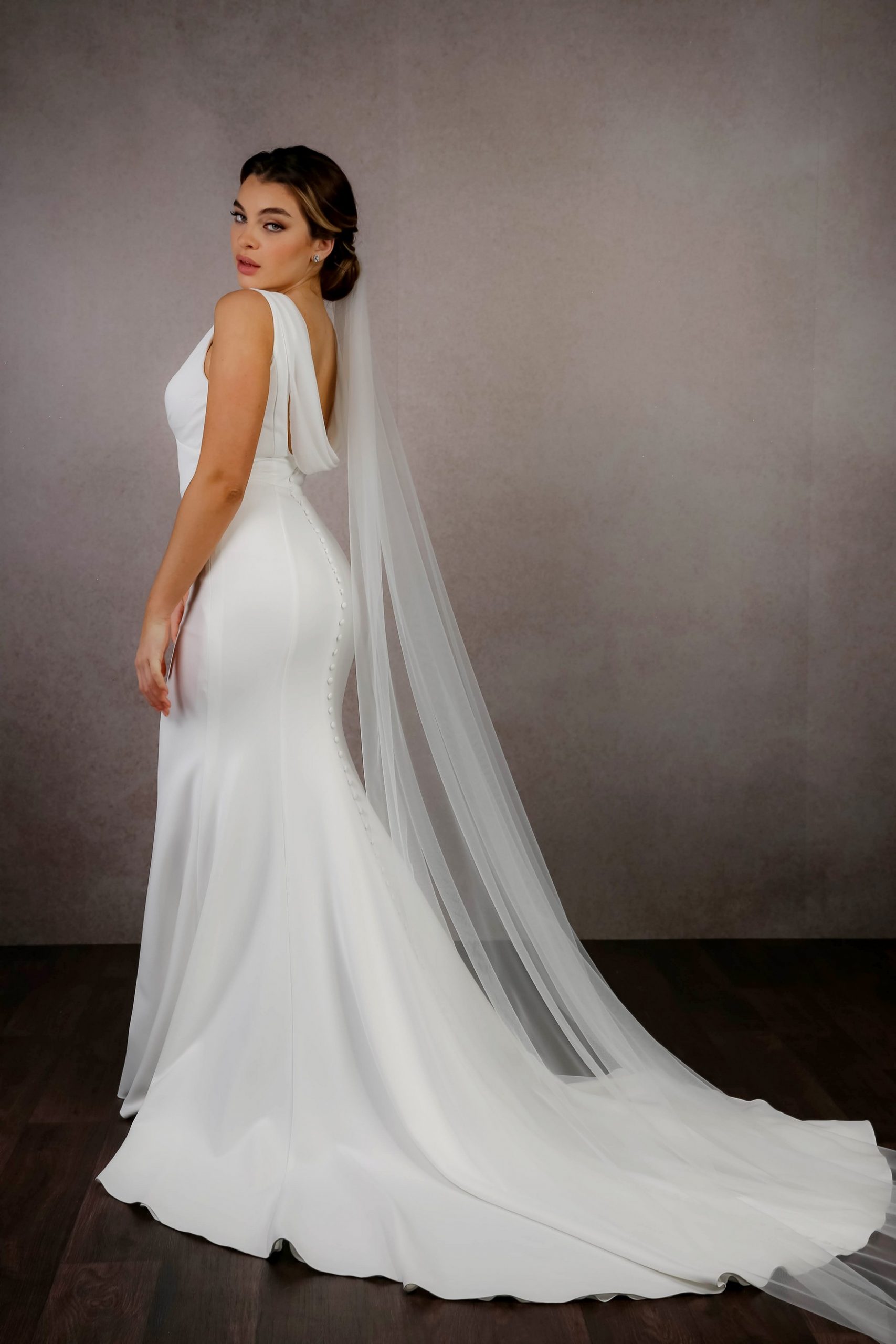 AVM755 - Floral jacquard cathedral veil – Amsale