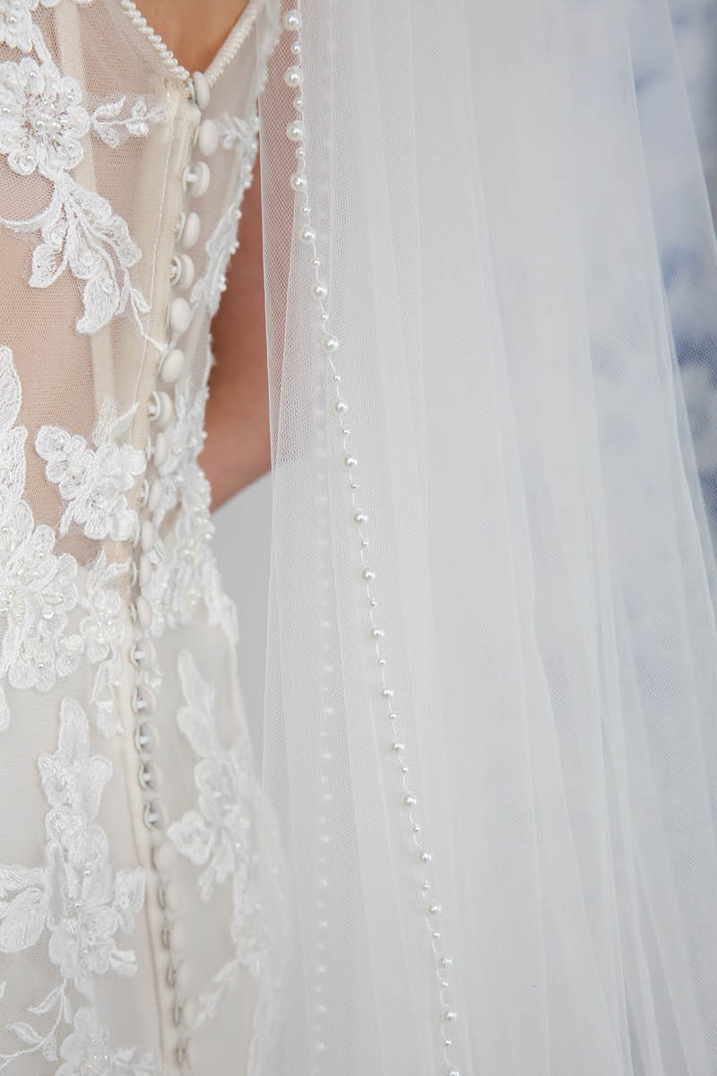 Pearl beaded edge veil